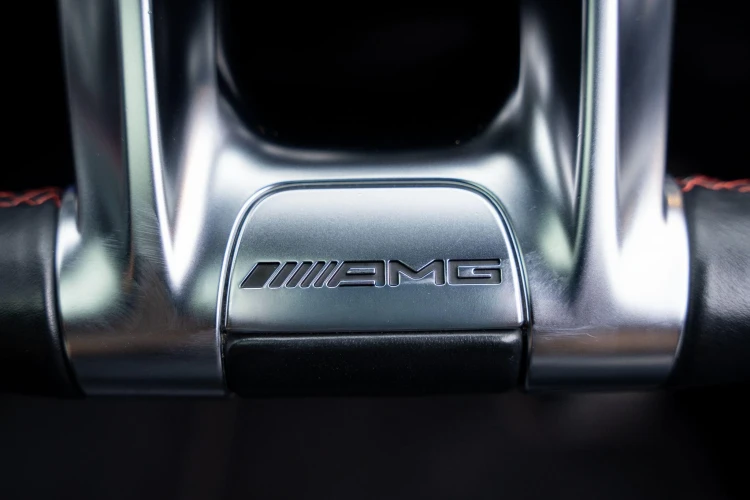 Vehicle Image 32