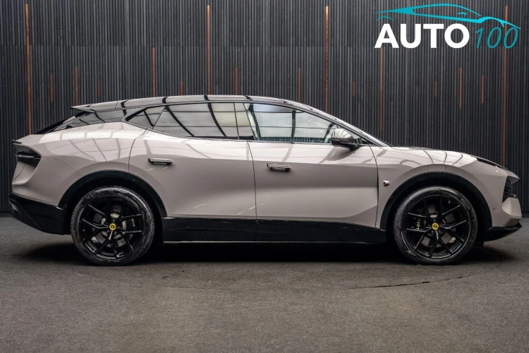 Vehicle Image 11