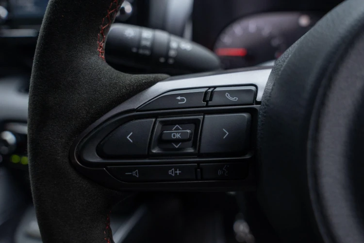 Vehicle Image 32