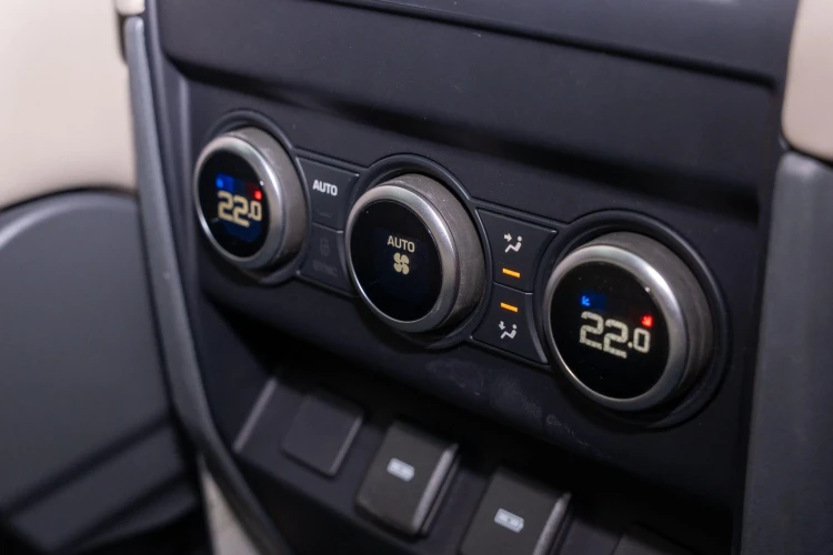 Vehicle Image 36