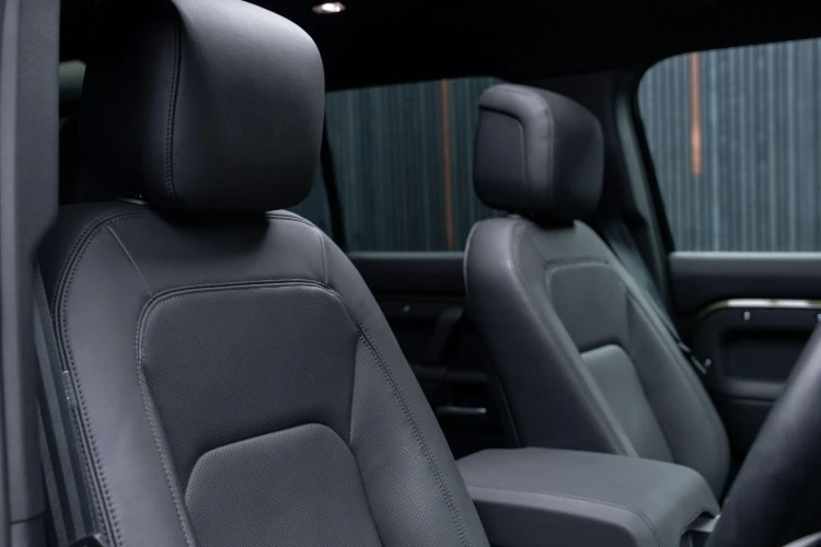 Vehicle Image 12
