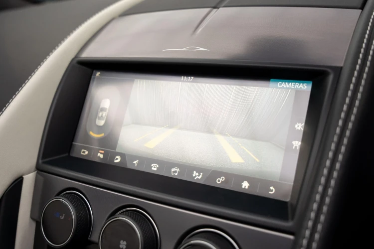 Vehicle Image 8