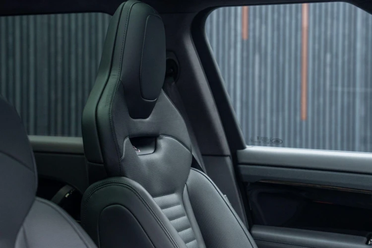 Vehicle Image 36