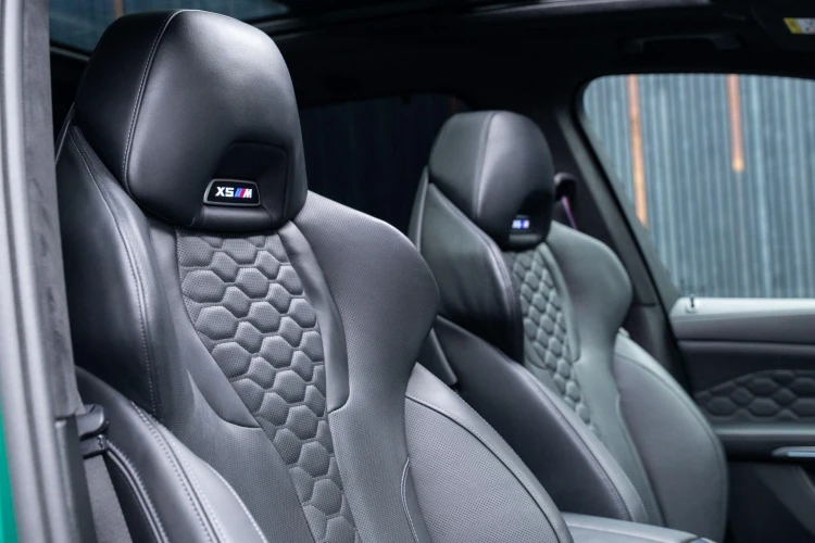 Vehicle Image 12