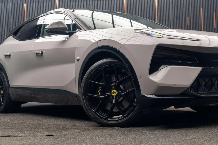 Vehicle Image 7