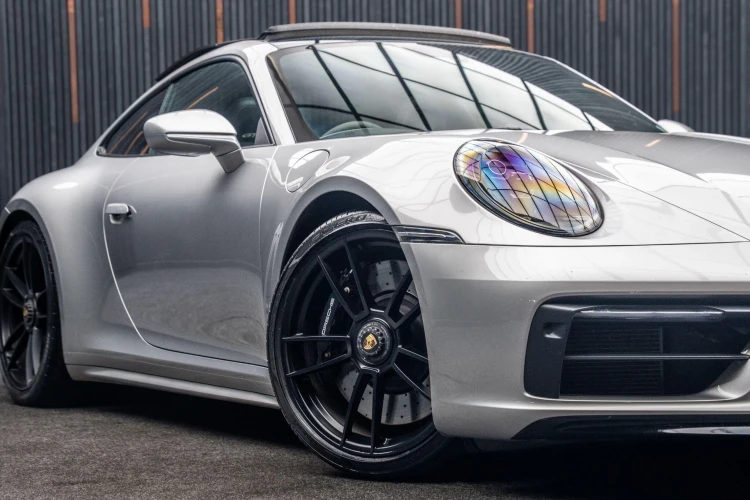 Vehicle Image 9