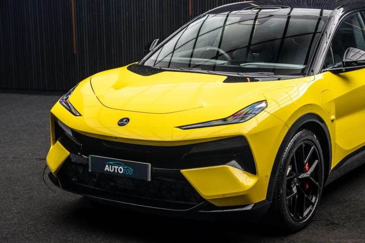 Vehicle Image 9