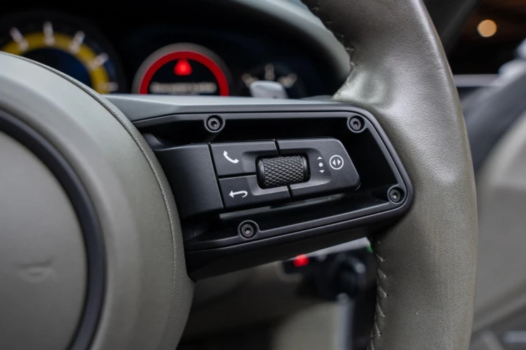 Vehicle Image 22