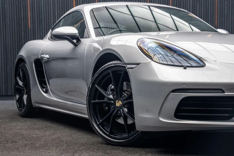 Vehicle Image 7