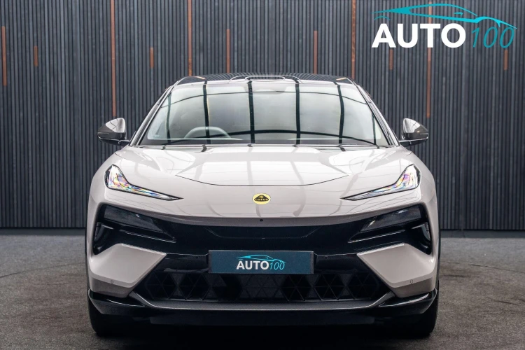 Vehicle Image 9