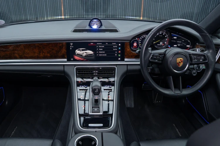 Vehicle Image 30