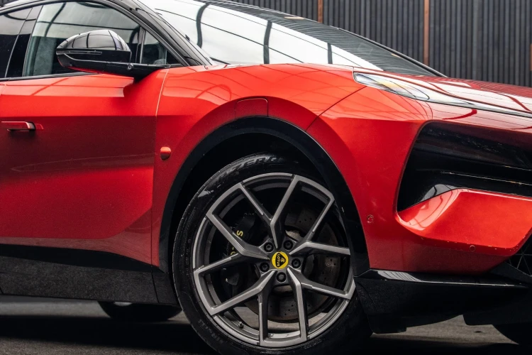 Vehicle Image 7