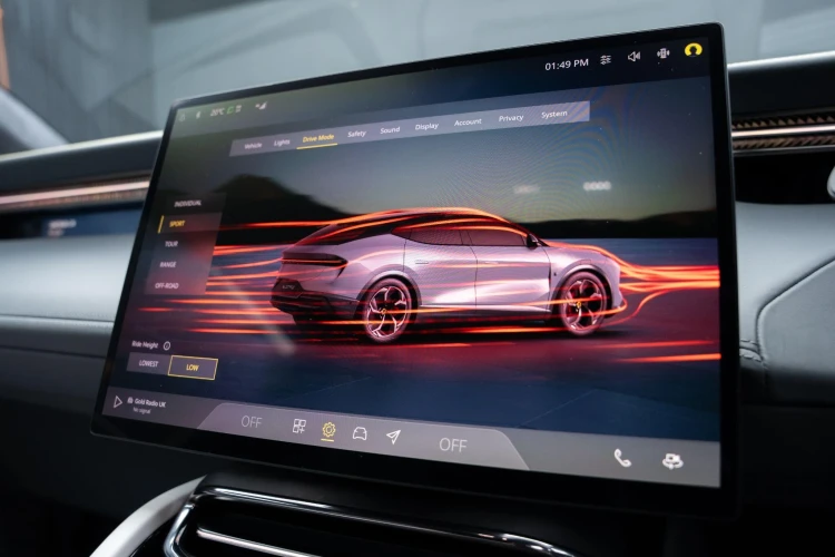 Vehicle Image 10
