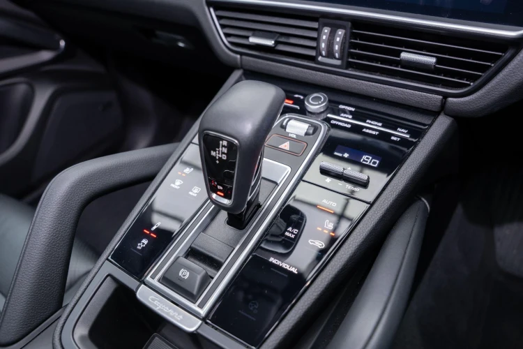 Vehicle Image 36