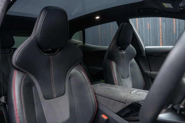 Vehicle Image 12