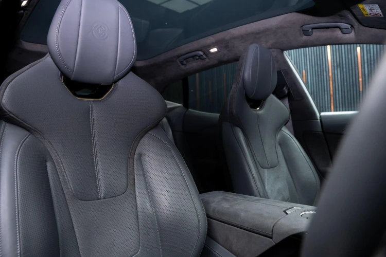 Vehicle Image 12