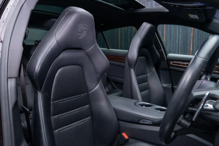 Vehicle Image 43