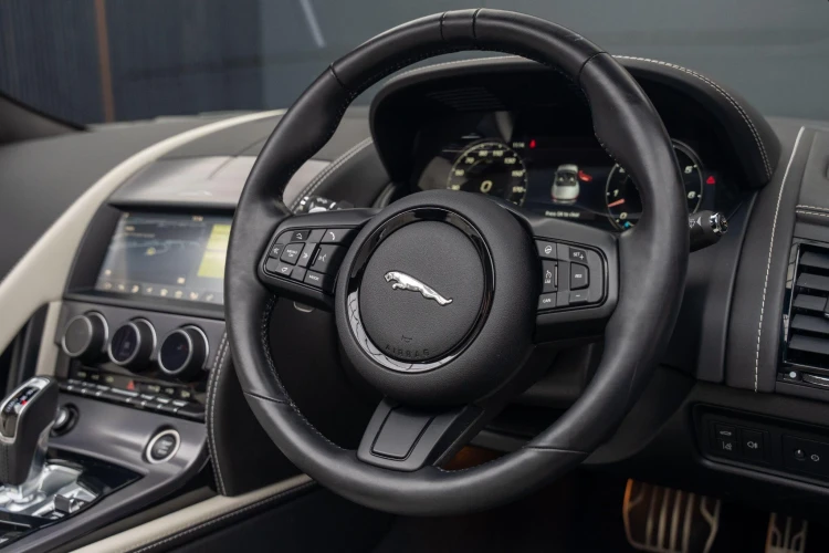Vehicle Image 36