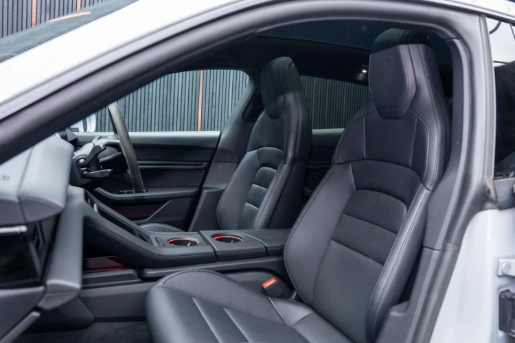 Vehicle Image 35