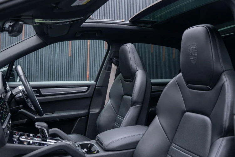Vehicle Image 42
