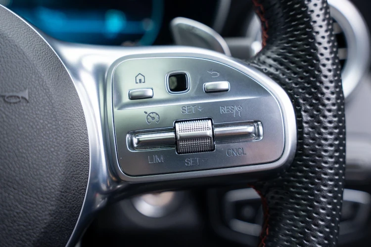 Vehicle Image 30