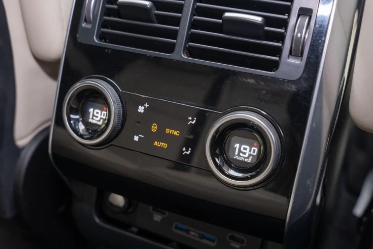 Vehicle Image 33
