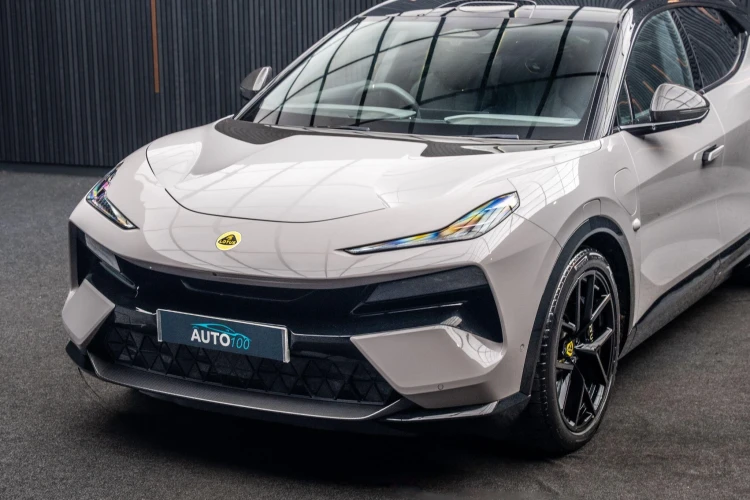Vehicle Image 7