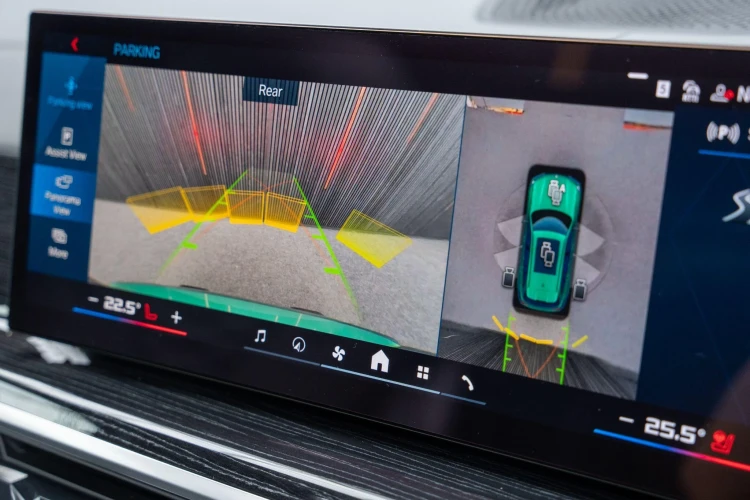 Vehicle Image 8