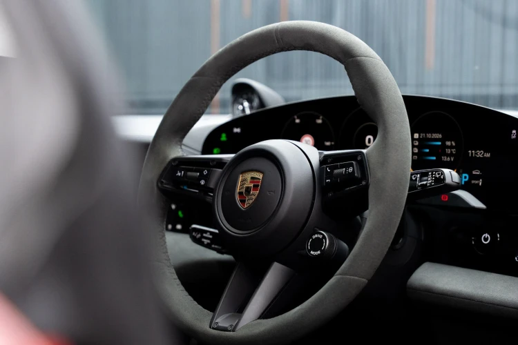Vehicle Image 35