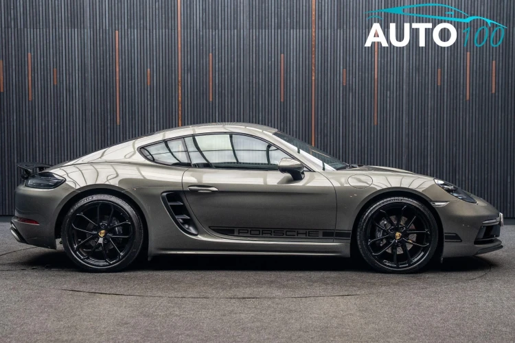 Vehicle Image 21
