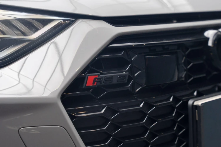 Vehicle Image 30