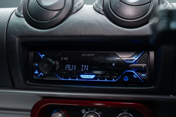 Vehicle Image 8