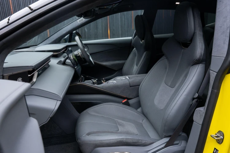 Vehicle Image 40