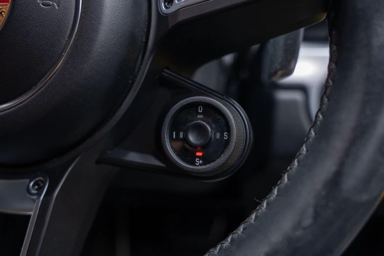 Vehicle Image 37