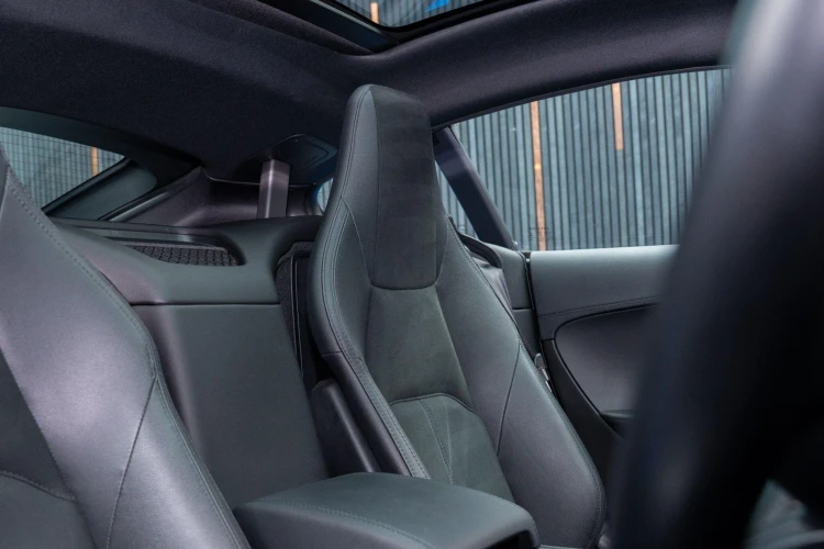 Vehicle Image 14