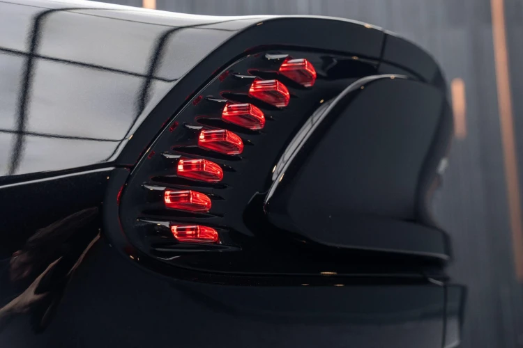 Vehicle Image 25