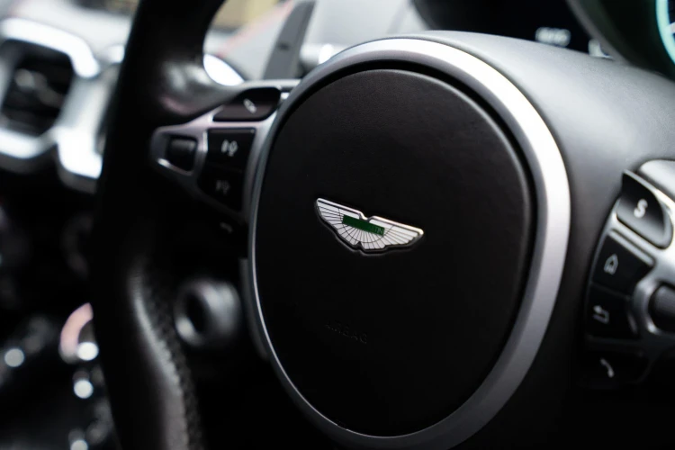 Vehicle Image 32