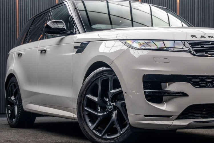 Vehicle Image 7