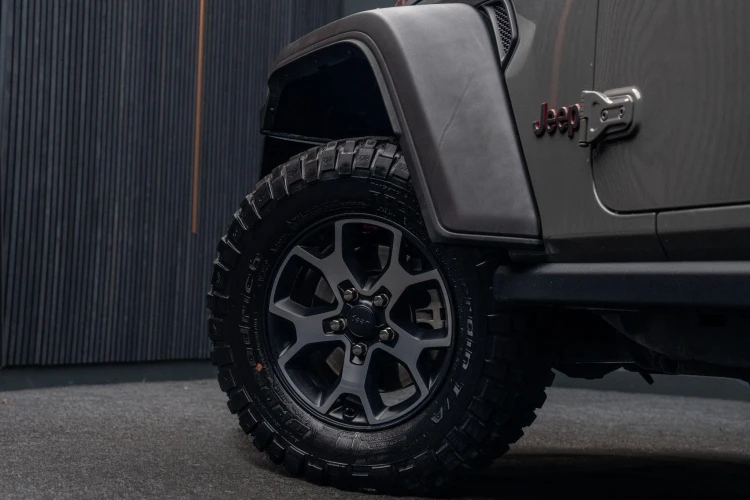 Vehicle Image 15