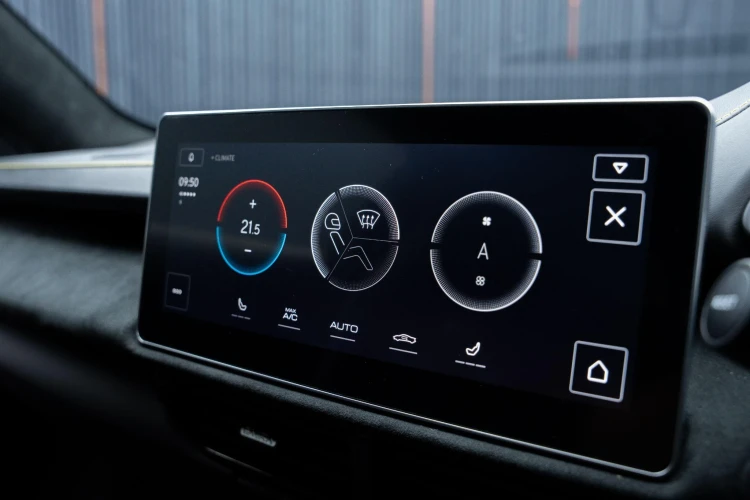 Vehicle Image 10