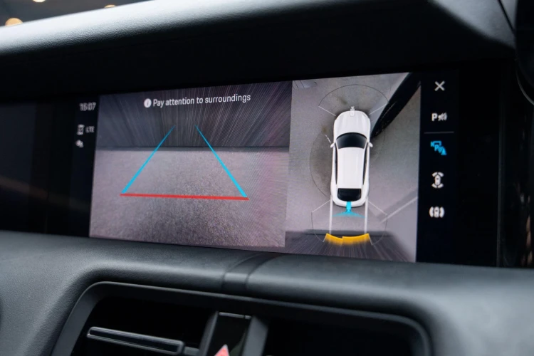 Vehicle Image 8