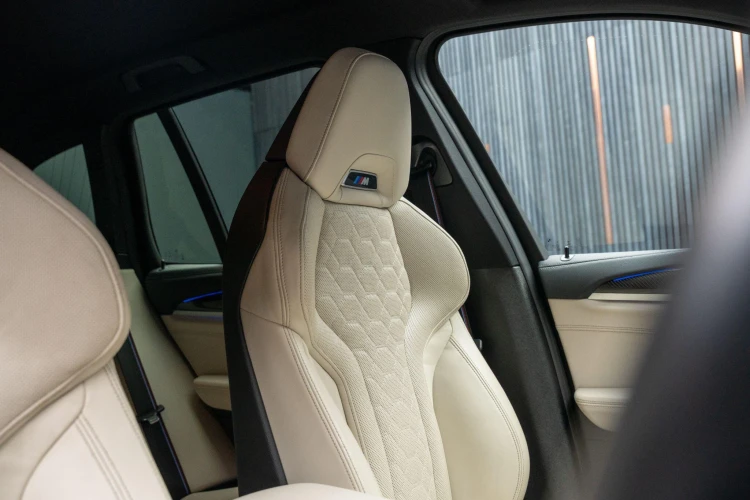 Vehicle Image 39