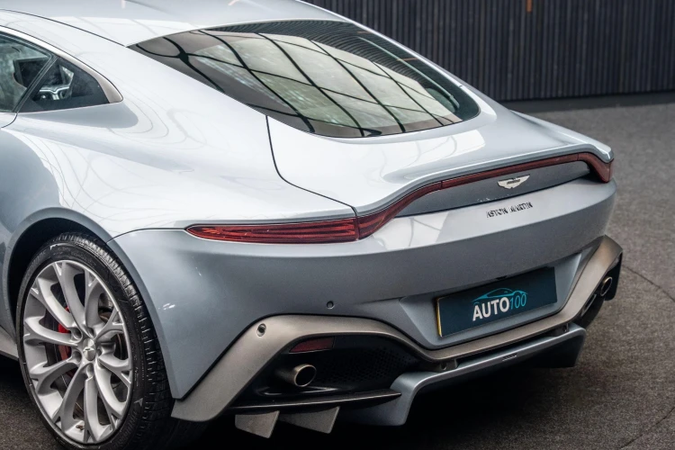 Vehicle Image 9