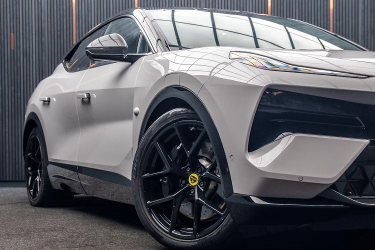 Vehicle Image 7