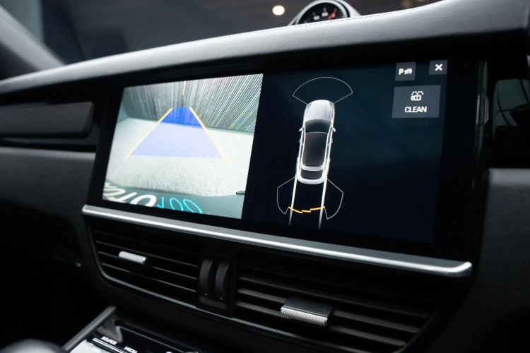 Vehicle Image 10