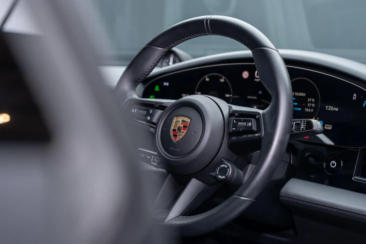 Vehicle Image 30