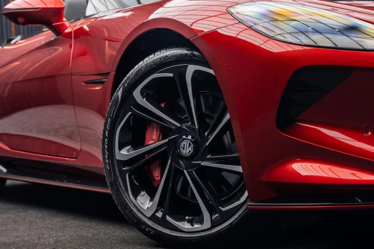 Vehicle Image 9