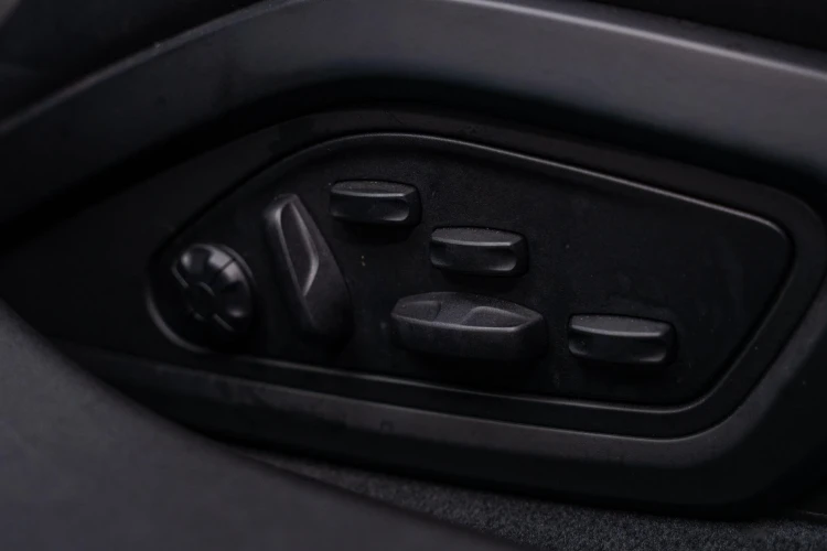 Vehicle Image 42