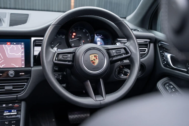Vehicle Image 40