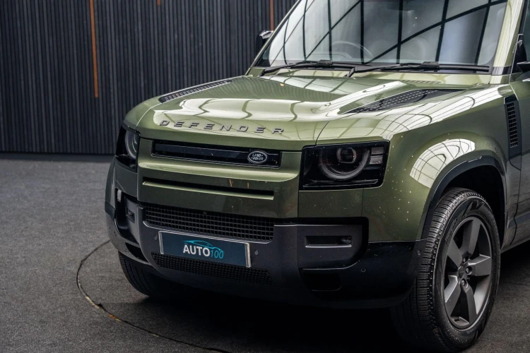Vehicle Image 11